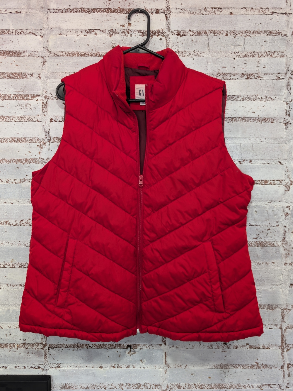 GAP Women's Bright Red Quilted Puffer Vest